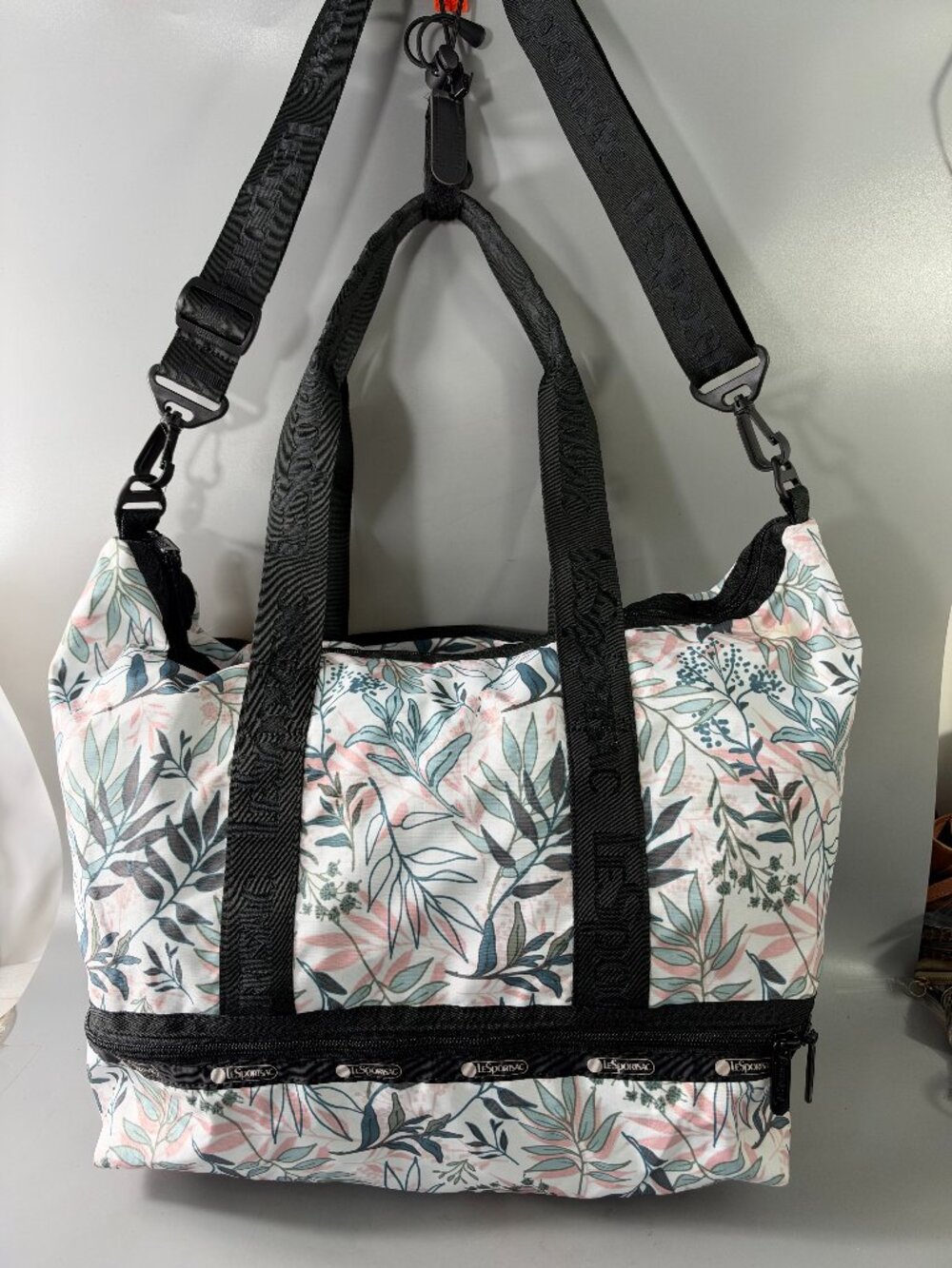 NWOT LeSportsac Large Weekender Floral Travel Tote Overnight Bag